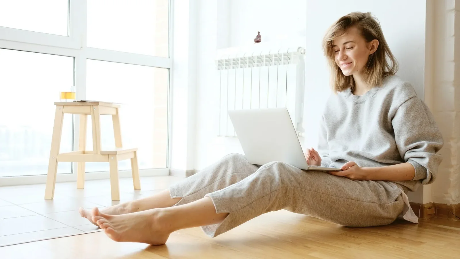 WHAT TO WRITE TO THE MAN YOU LIKE IN THE FIRST MESSAGE?
