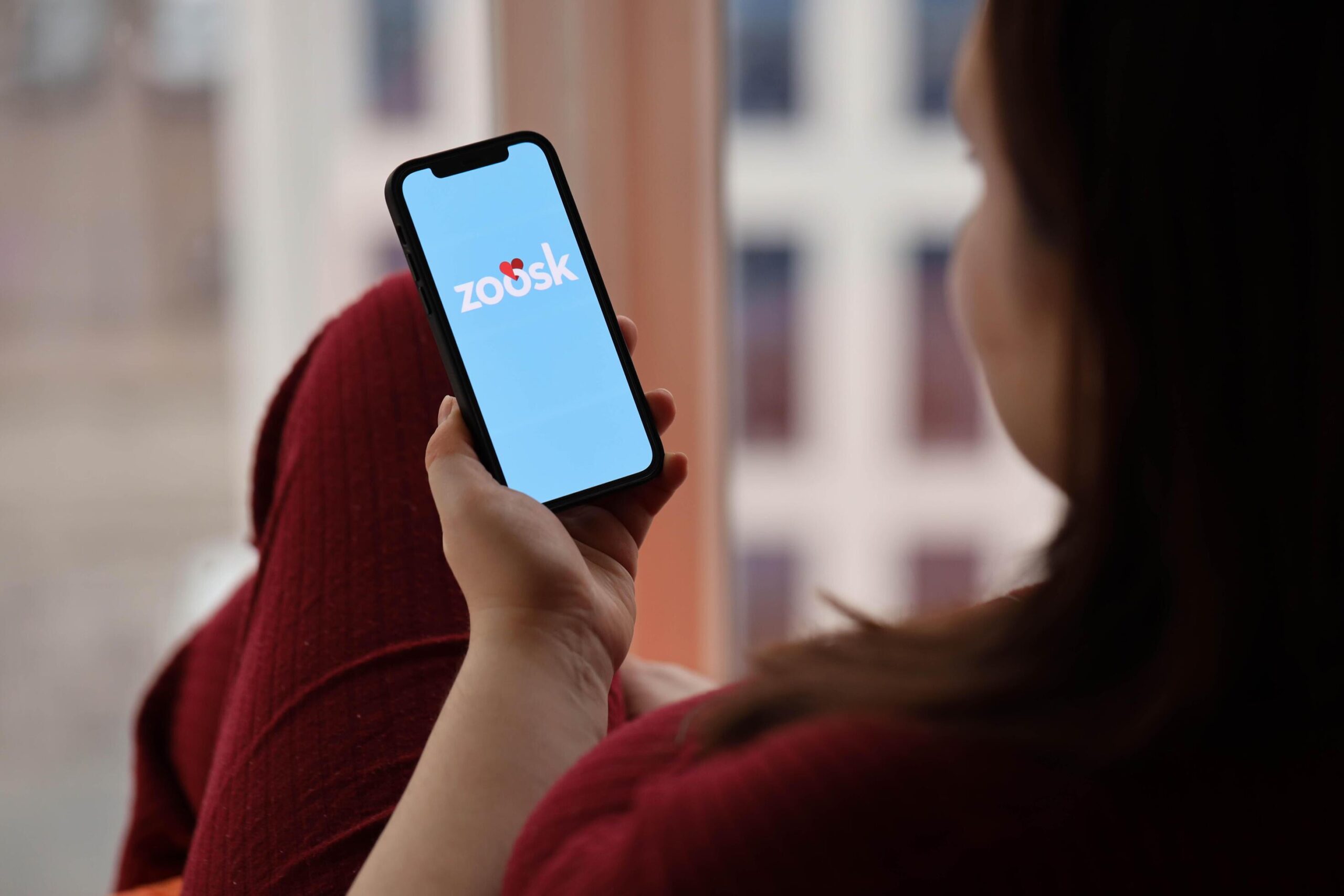 Which Is Better, Zoosk or OurTime? A Comprehensive Comparison for Mature Daters